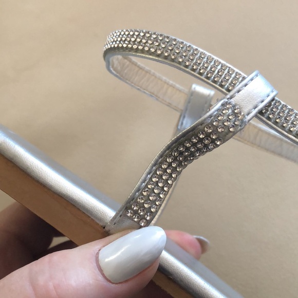 “Diamond” Ankle Strap Flat Nonslip Toe Sandals Size 9.5 Beach Wedding - Picture 5 of 8